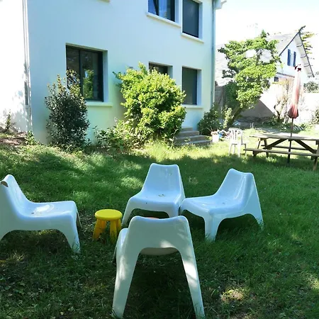 Hotel Roc'h Avel - Front De Mer, Vue Sur Et Jardin Ensoleille Sans Vis A Vis 3*