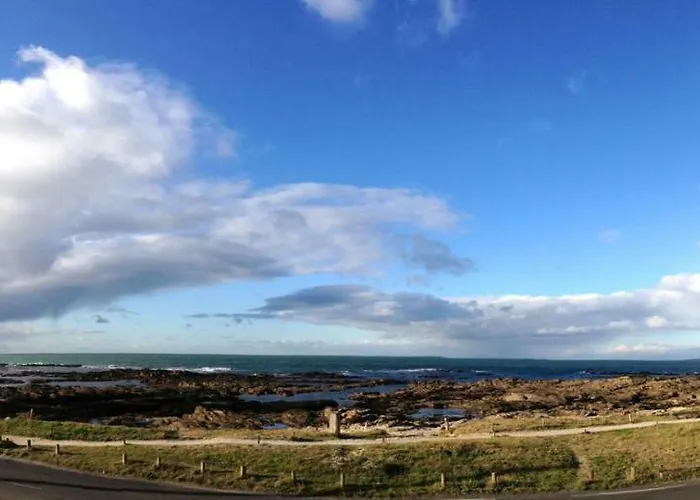 Hotel Roc'h Avel - Front De Mer, Vue Sur Et Jardin Ensoleillé Sans Vis à Vis 3*